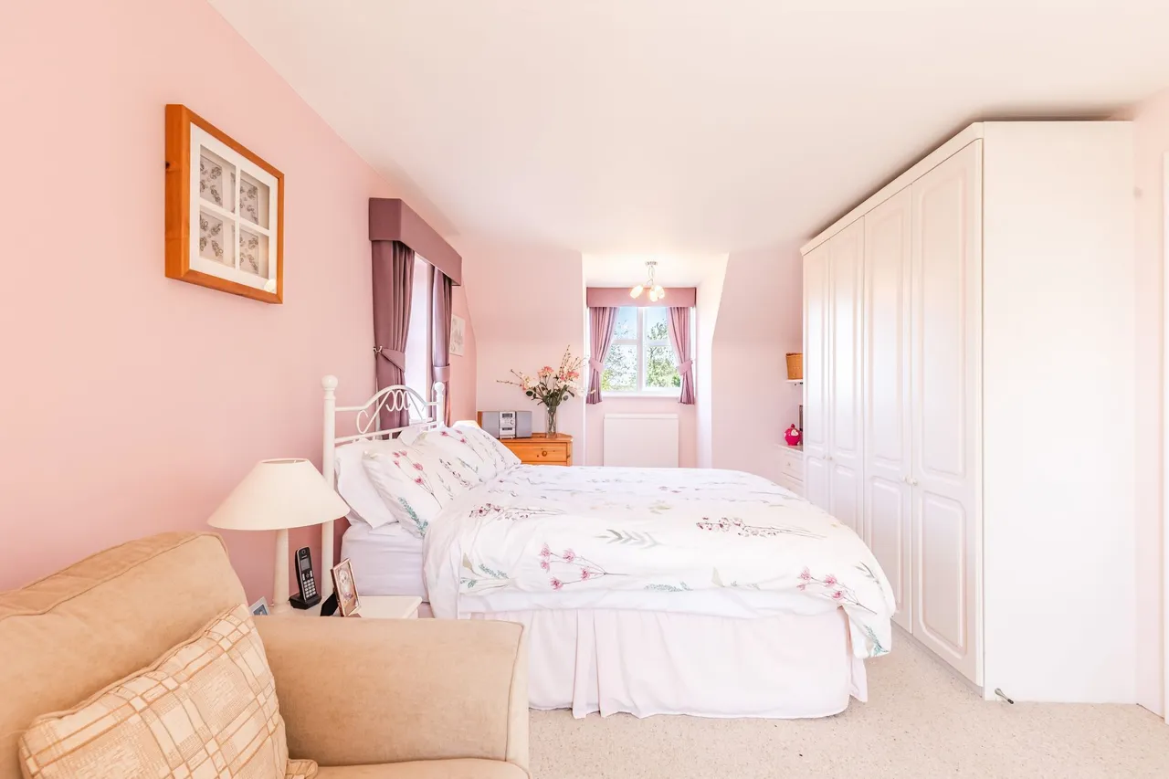 Four Bedroom Detached Home in Congham, photo 15