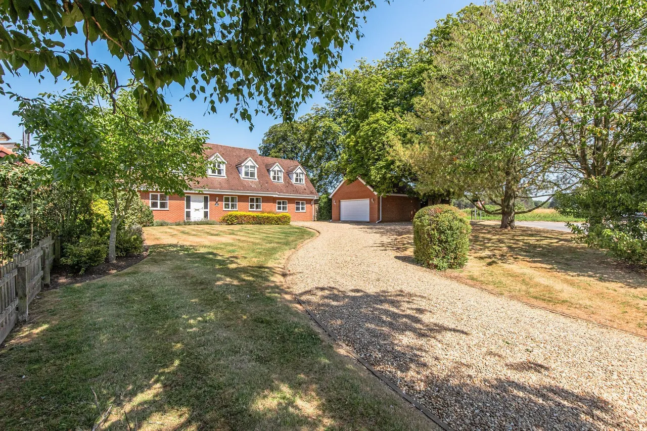 4 bed house for sale, Four Bedroom Detached Home in Congham
