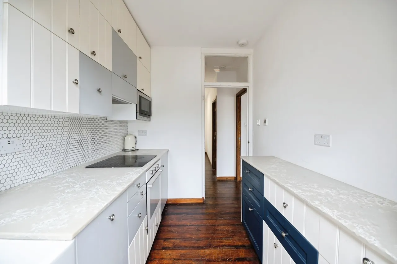 Strathmore Gardens, Hornchurch, RM12, photo 5