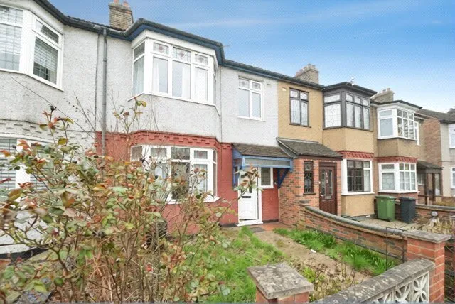 Strathmore Gardens, Hornchurch, RM12, photo 21