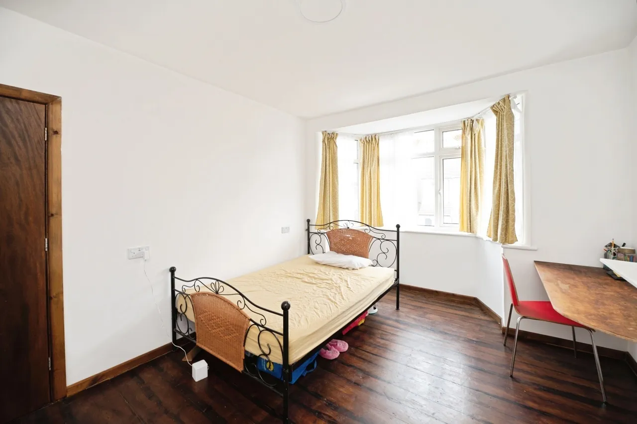 Strathmore Gardens, Hornchurch, RM12, photo 15