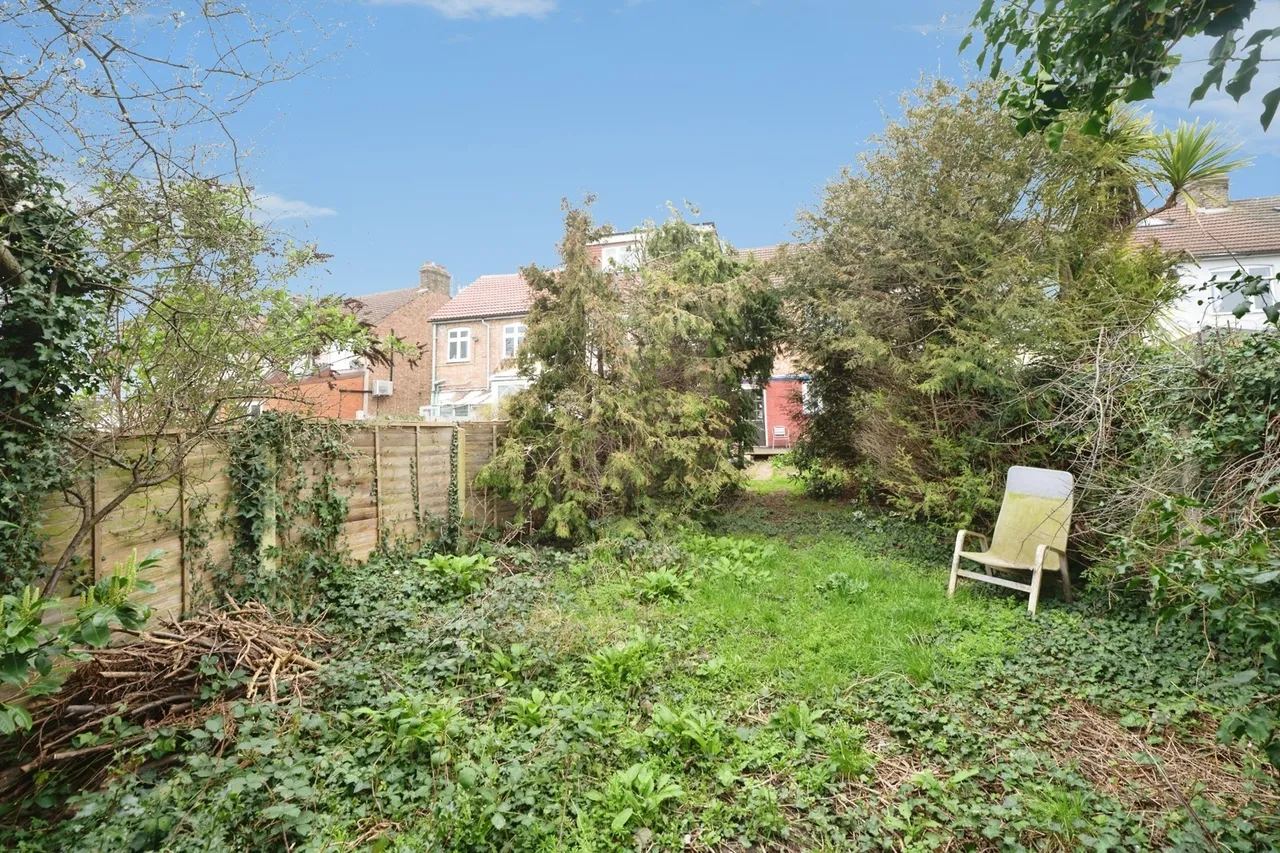 Strathmore Gardens, Hornchurch, RM12, photo 13