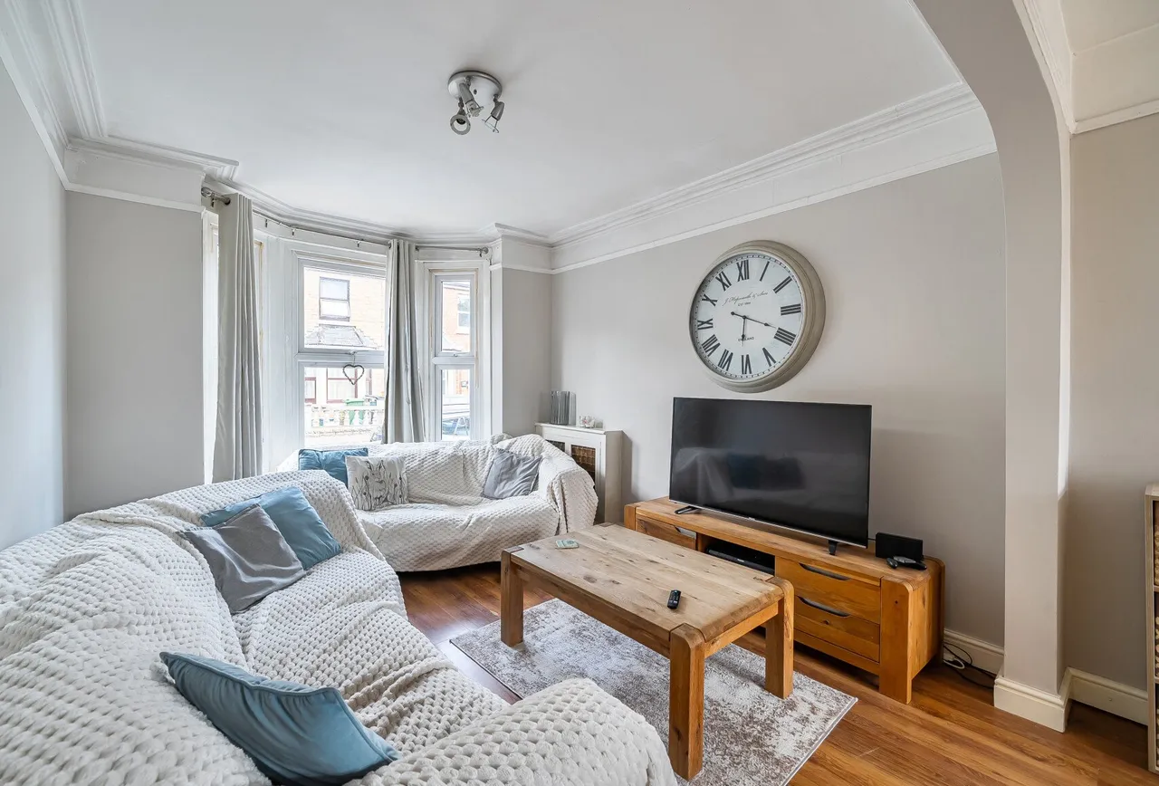 Alstone Avenue, Cheltenham, GL51 8EJ, photo 2