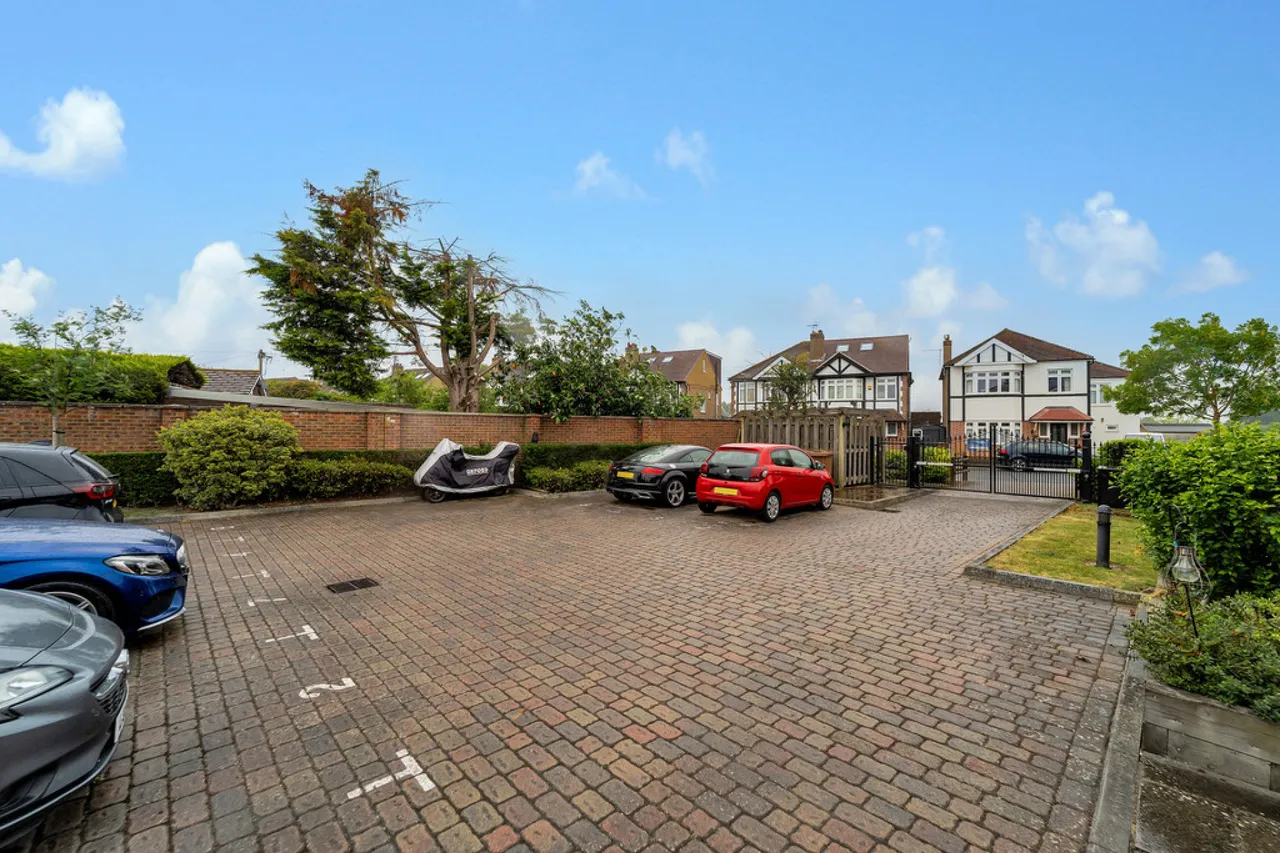 Worple Road, Staines-upon-Thames, photo 14