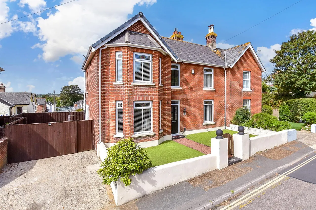 3 bed house for sale, Ranelagh Road, Lake, PO36