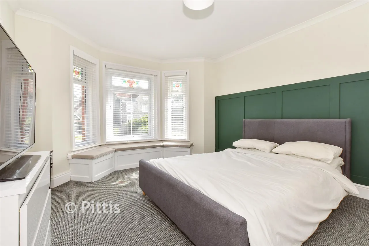 Ranelagh Road, Lake, PO36, photo 8