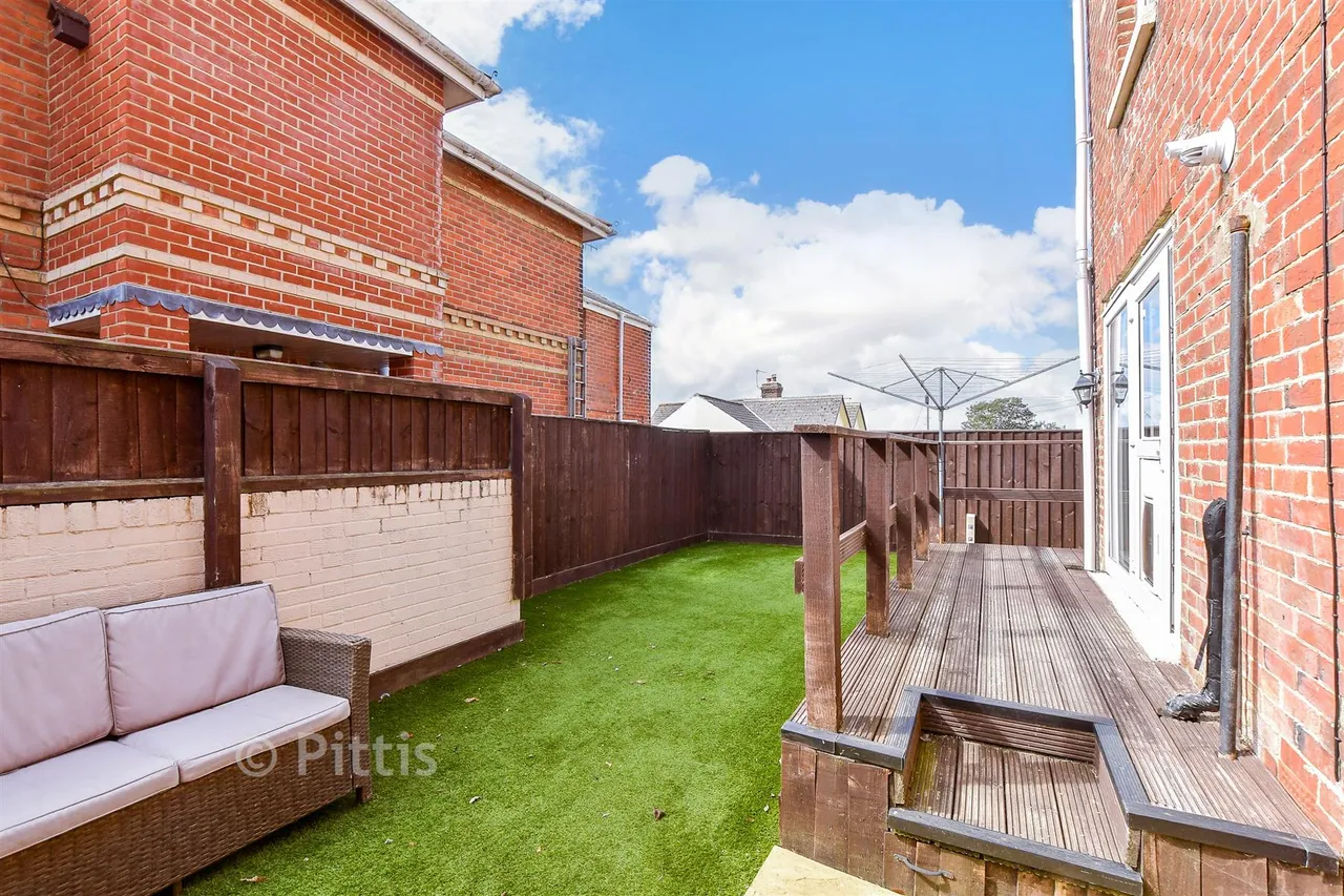 Ranelagh Road, Lake, PO36, photo 14
