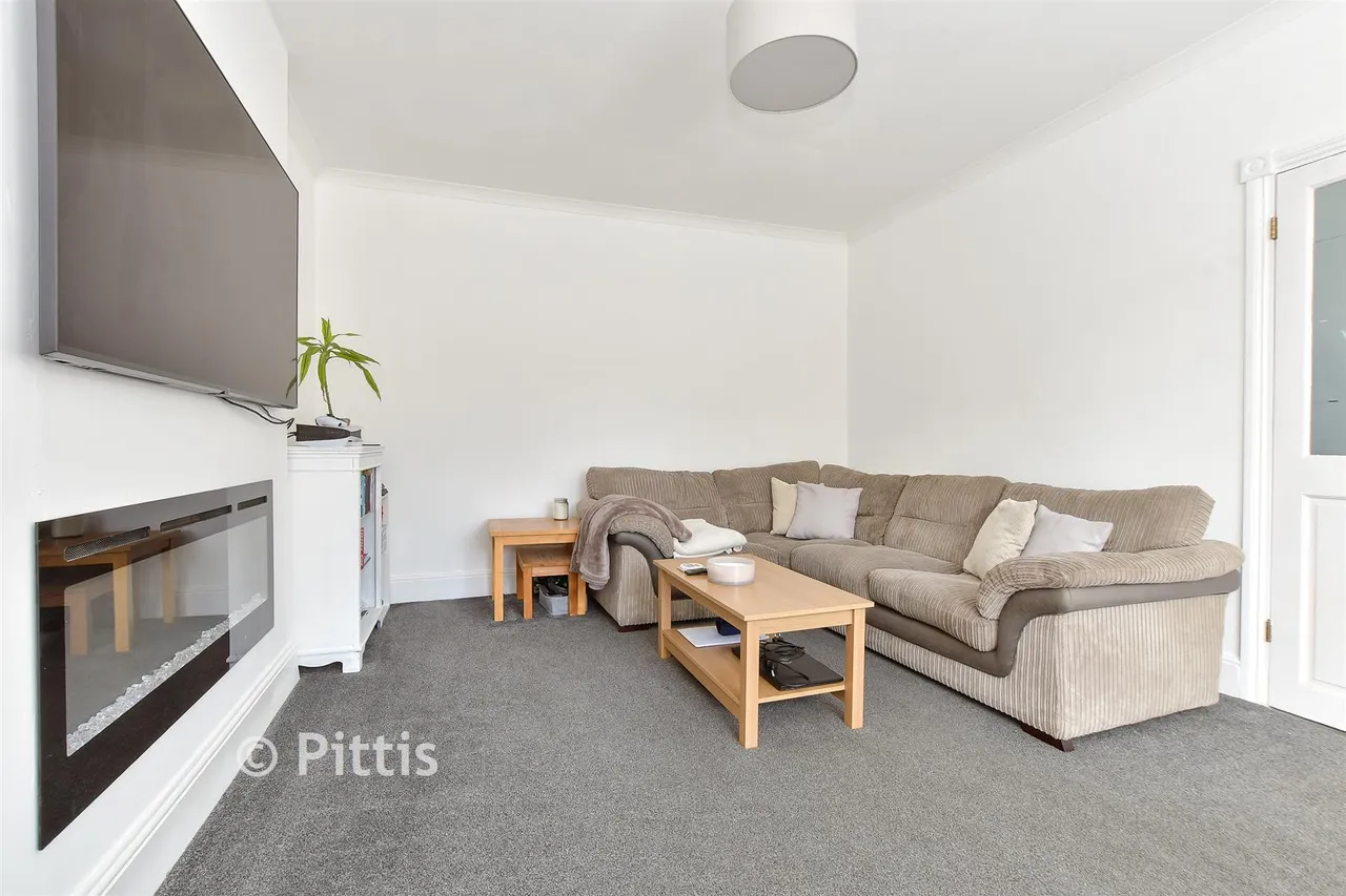 Ranelagh Road, Lake, PO36, photo 6