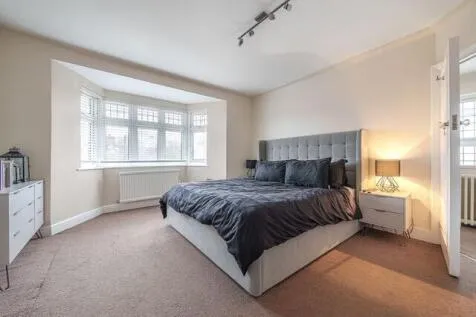 4 bedroom Semi Detached for sale, photo 3