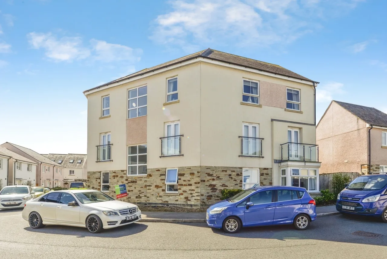 2 bed flat for sale, Button Drive, Newquay, TR7
