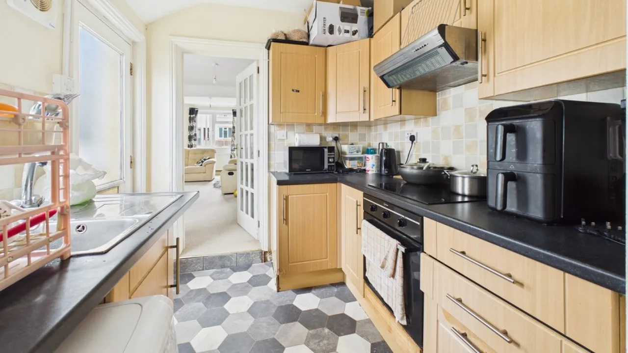 New Cheveley Road, Newmarket, Suffolk, photo 4
