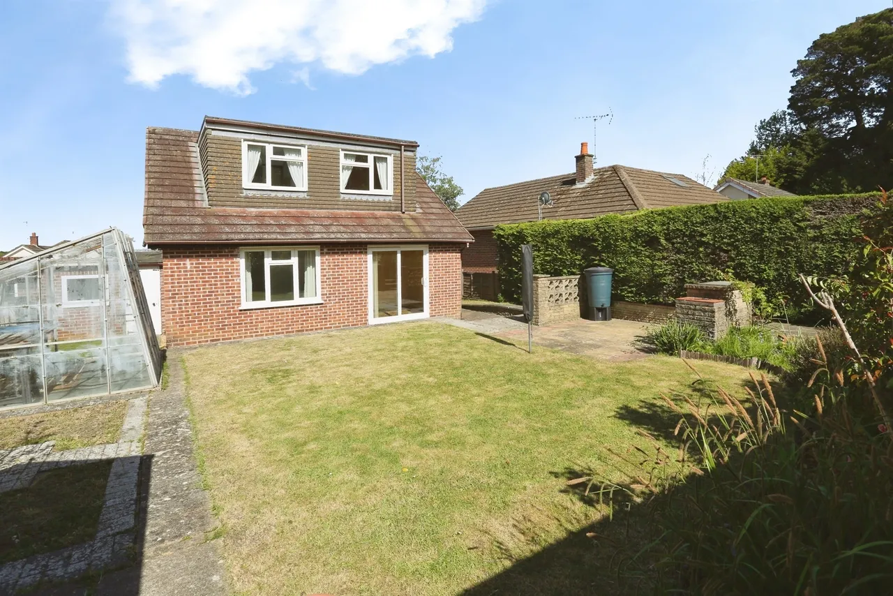 Tudor Gardens, Hedge End, SO30, photo 30