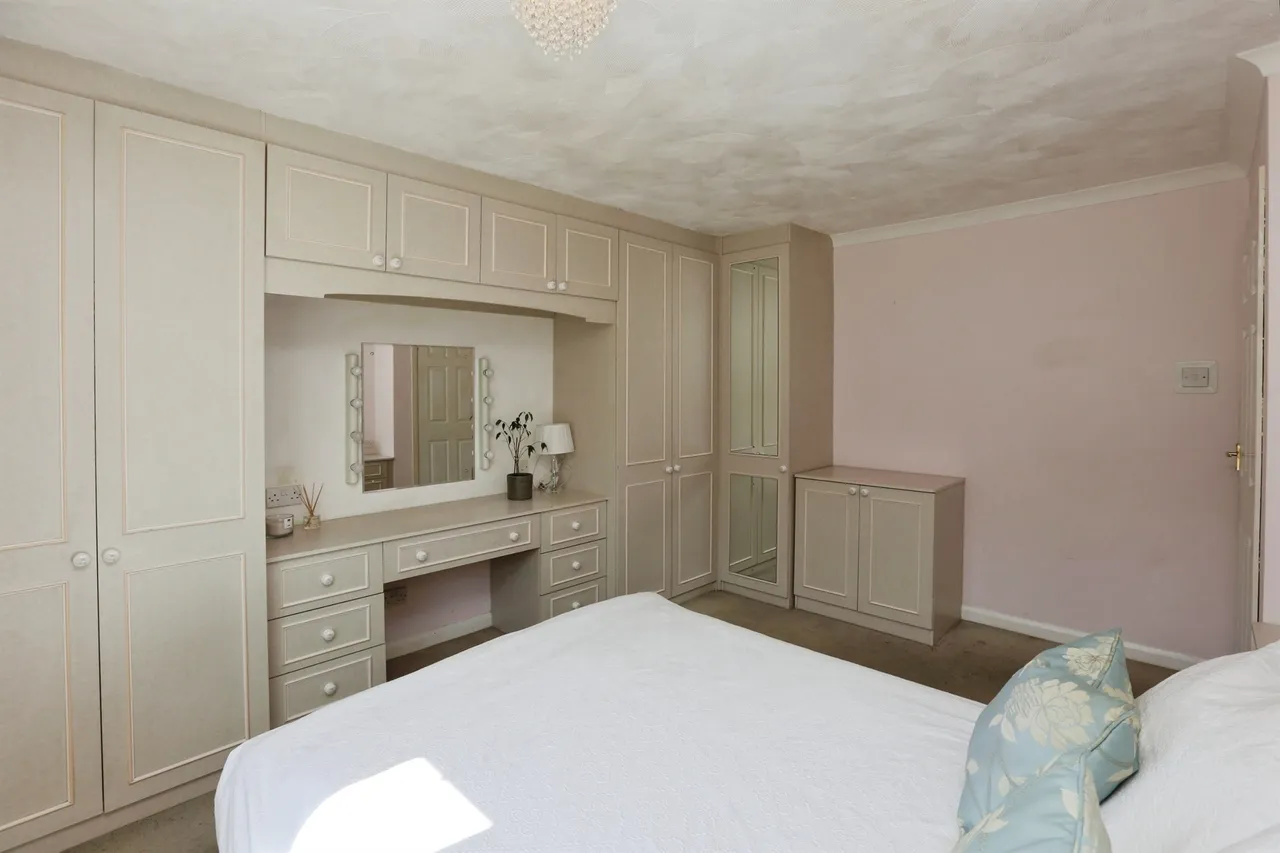 Tudor Gardens, Hedge End, SO30, photo 21