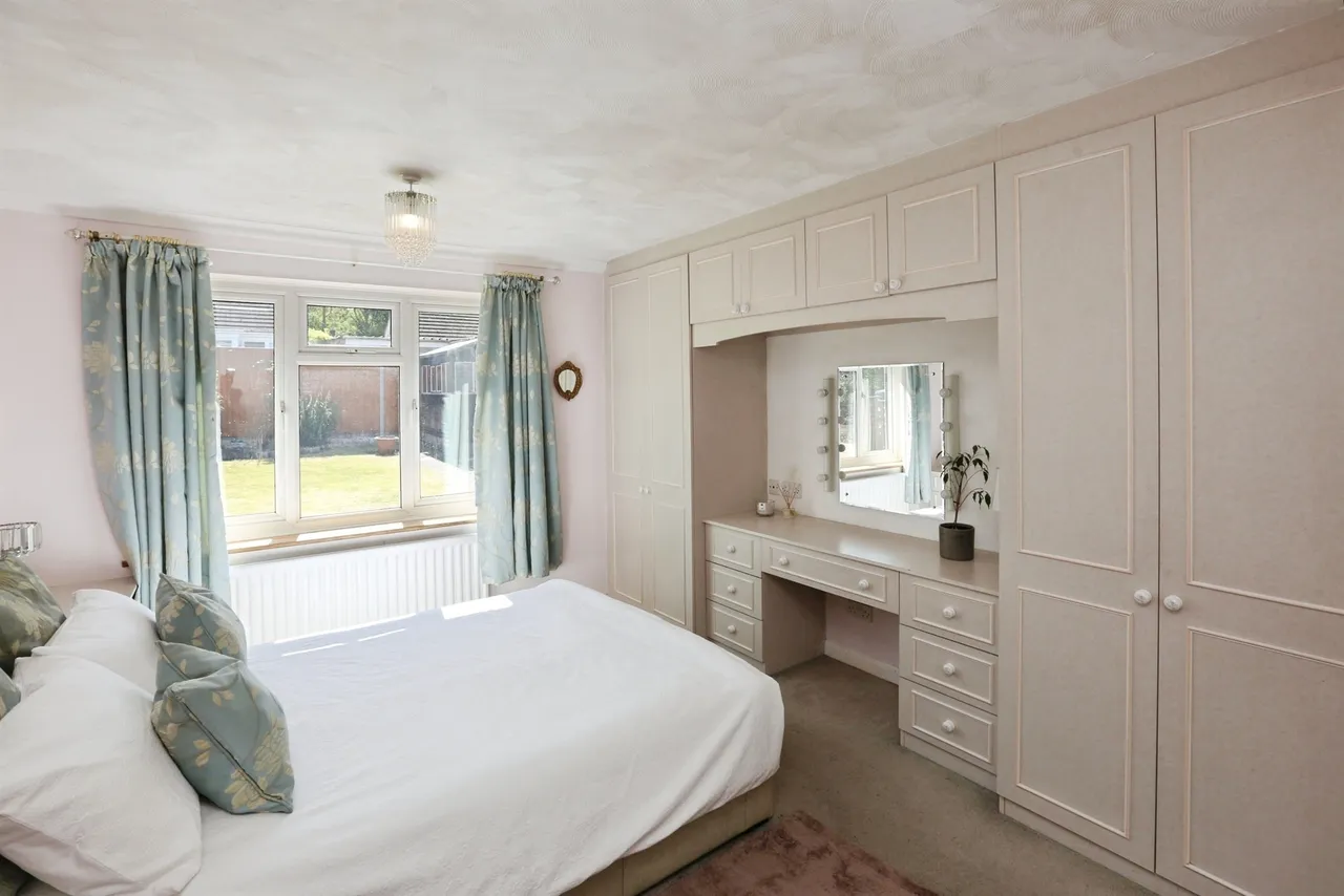 Tudor Gardens, Hedge End, SO30, photo 20