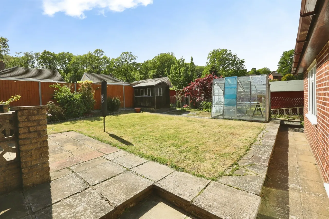 Tudor Gardens, Hedge End, SO30, photo 28