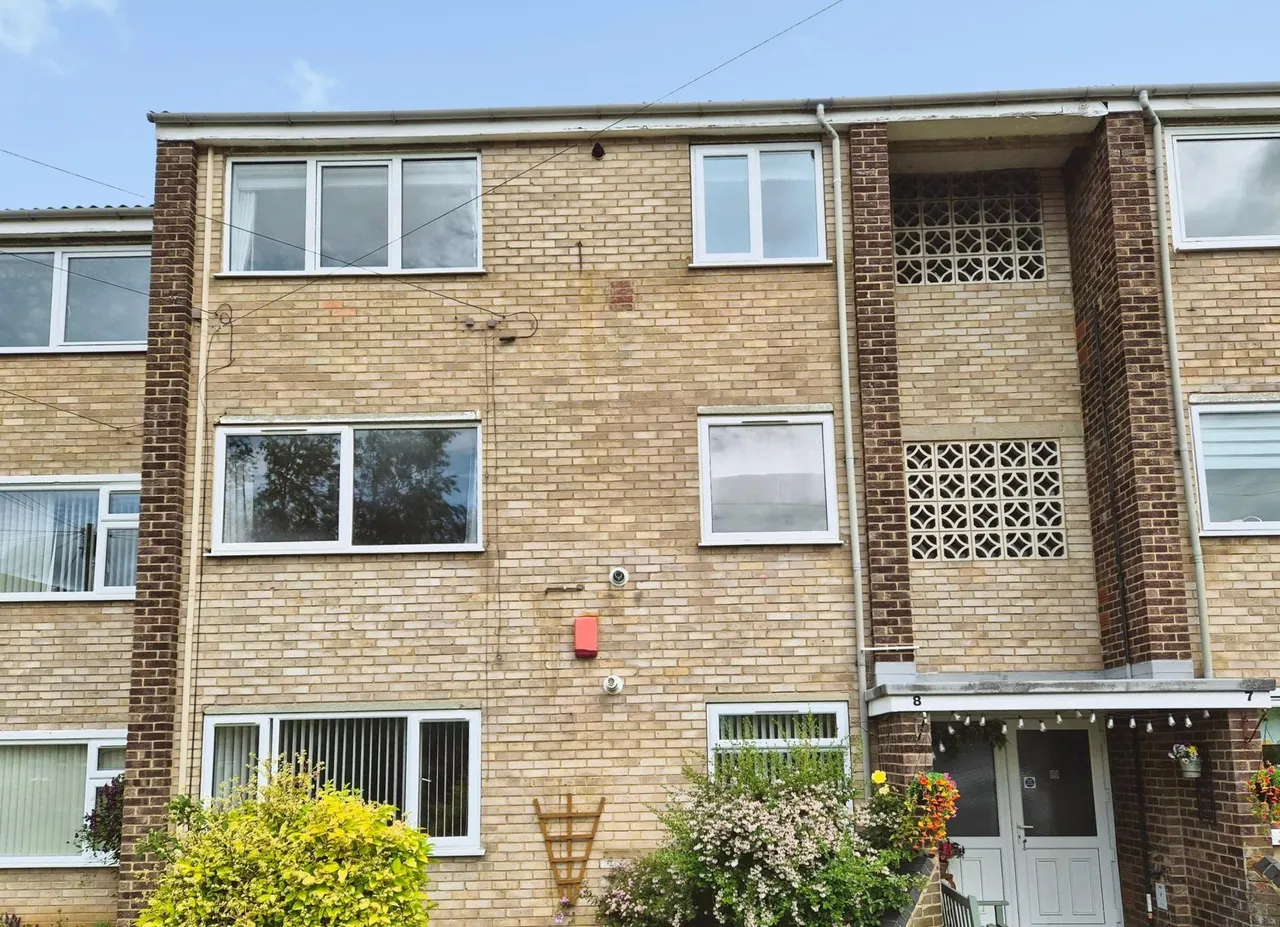2 bed flat for sale, Regent Gardens, Grimsby, DN34