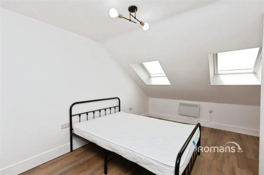 Ash Road, Aldershot, GU12, photo 2