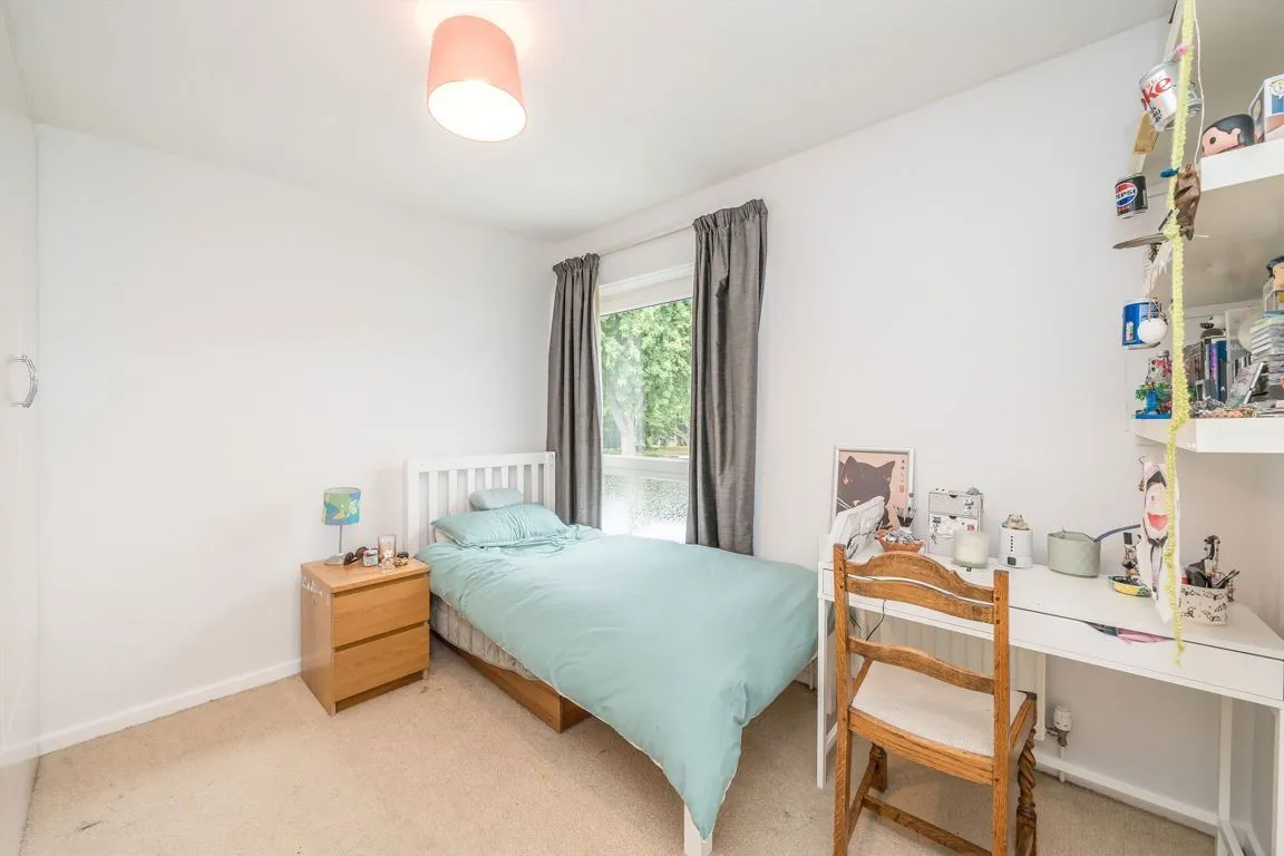 Brackley, Weybridge, KT13, photo 5