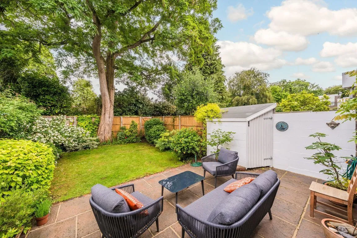 Brackley, Weybridge, KT13, photo 8