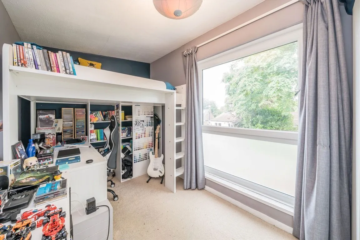 Brackley, Weybridge, KT13, photo 6