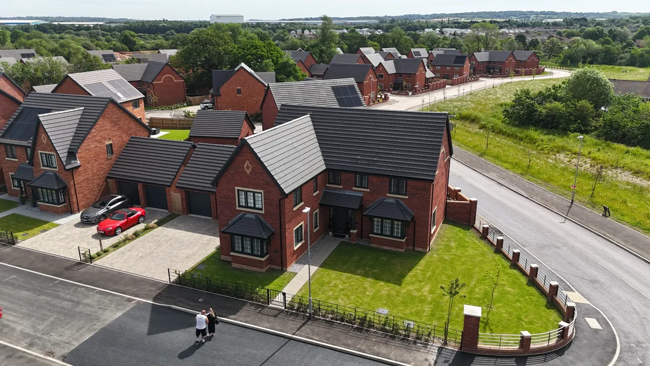 5 bed house for sale, Bower Fold Drive, Stoke-On-Trent, ST4