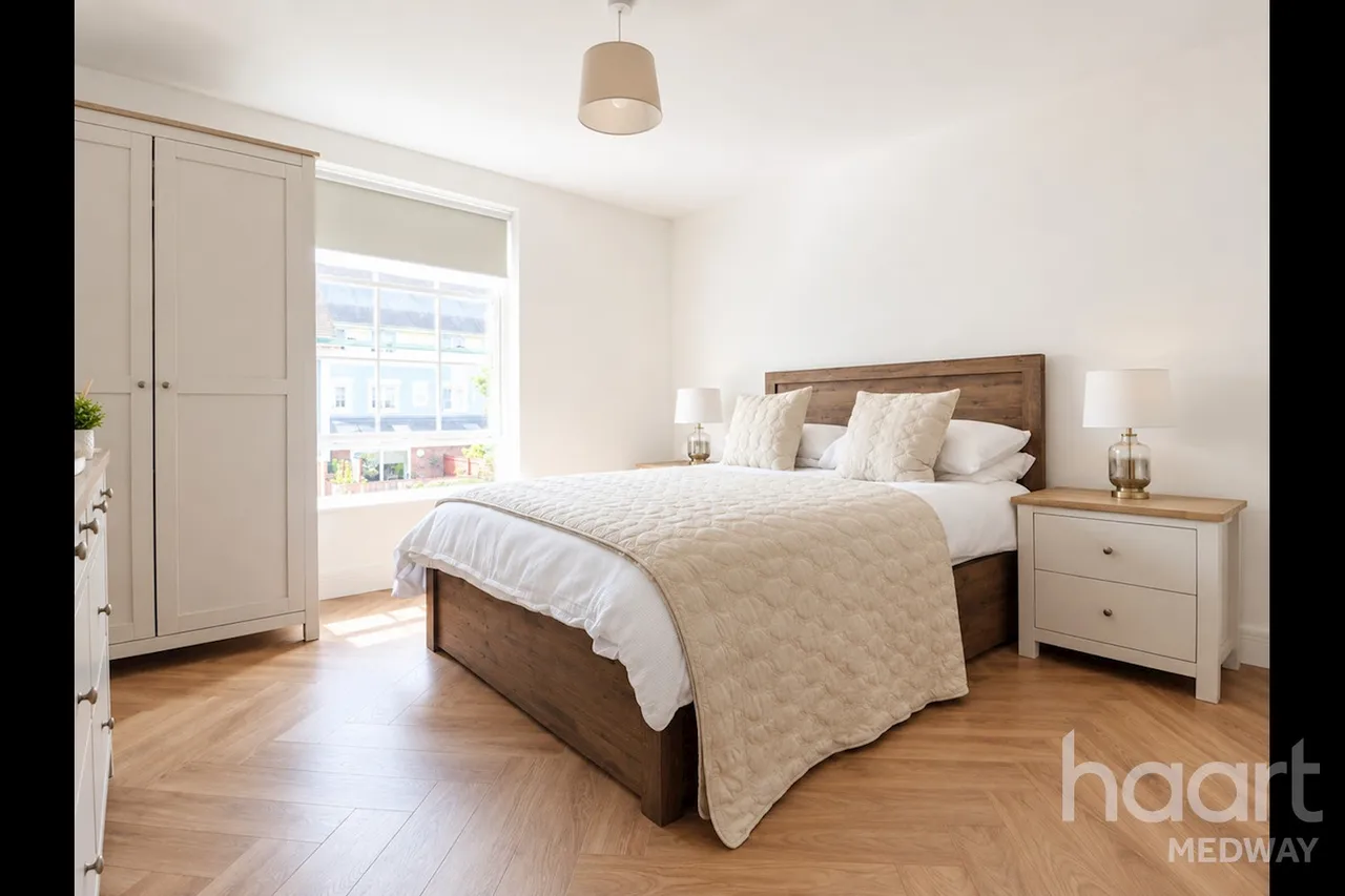 2 bed flat to rent, Manley Boulevard, ME6