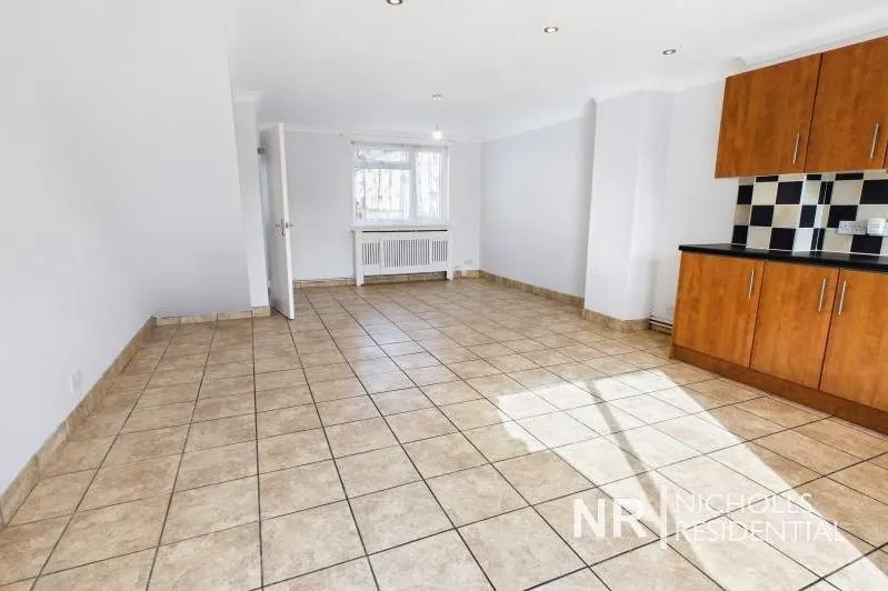 Gainsborough Road, Epsom, KT19, photo 5
