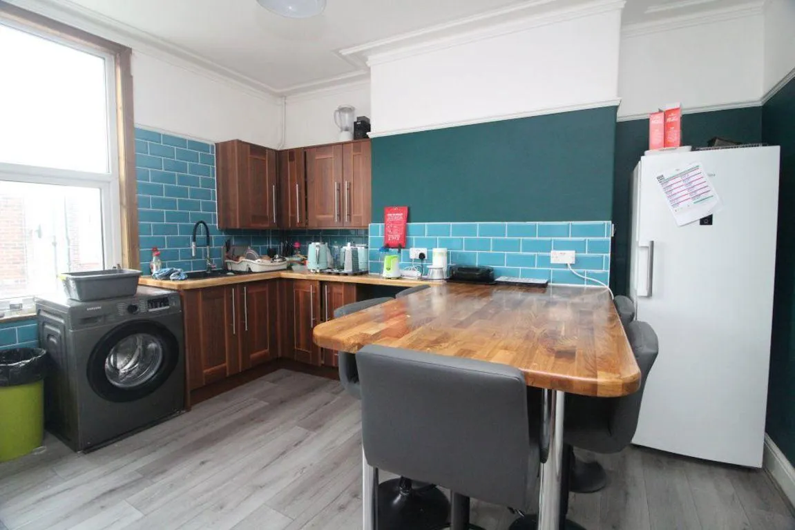 Whitehouse Lane, S6, photo 5