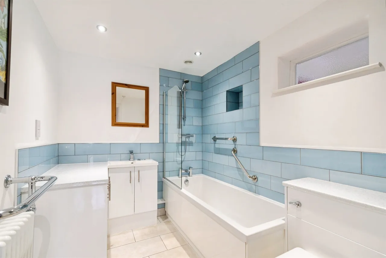 Ebbw Road, Caldicot, NP26, photo 11