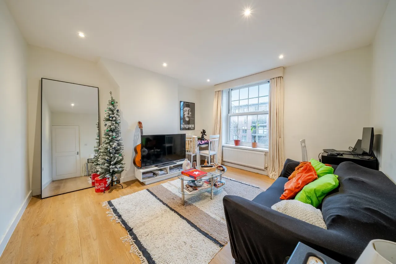 Wandsworth Road, Wandsworth, London, SW8, photo 7