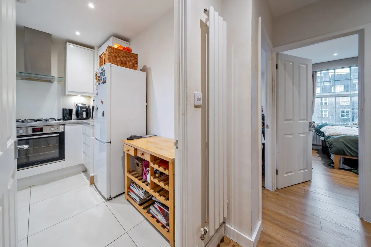 Wandsworth Road, Wandsworth, London, SW8, photo 8