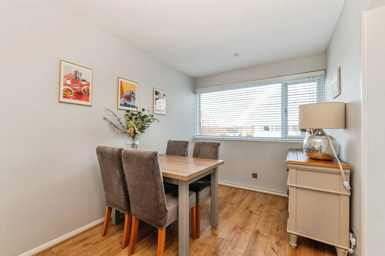 Hazelbank Court, Chertsey, photo 7