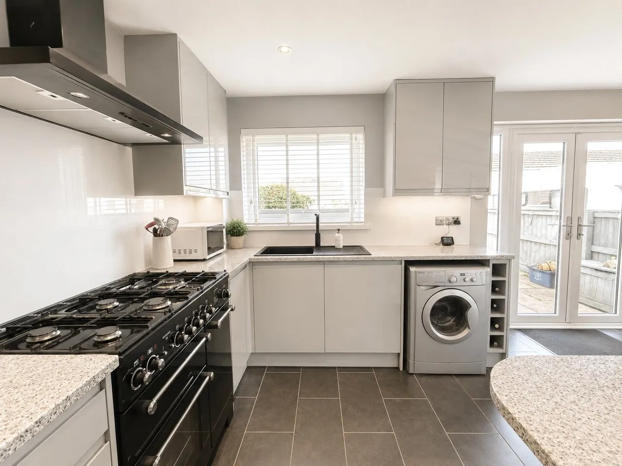 Byron Road, Priory Park, SA61, photo 5