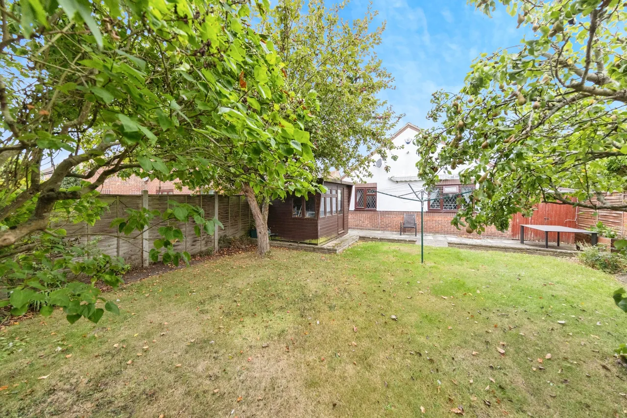Capel Park, Frinton-On-Sea, CO13, photo 20