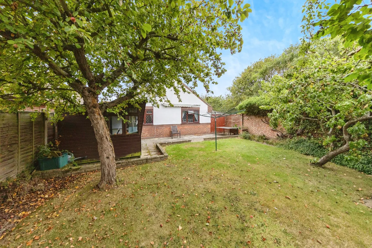 Capel Park, Frinton-On-Sea, CO13, photo 17