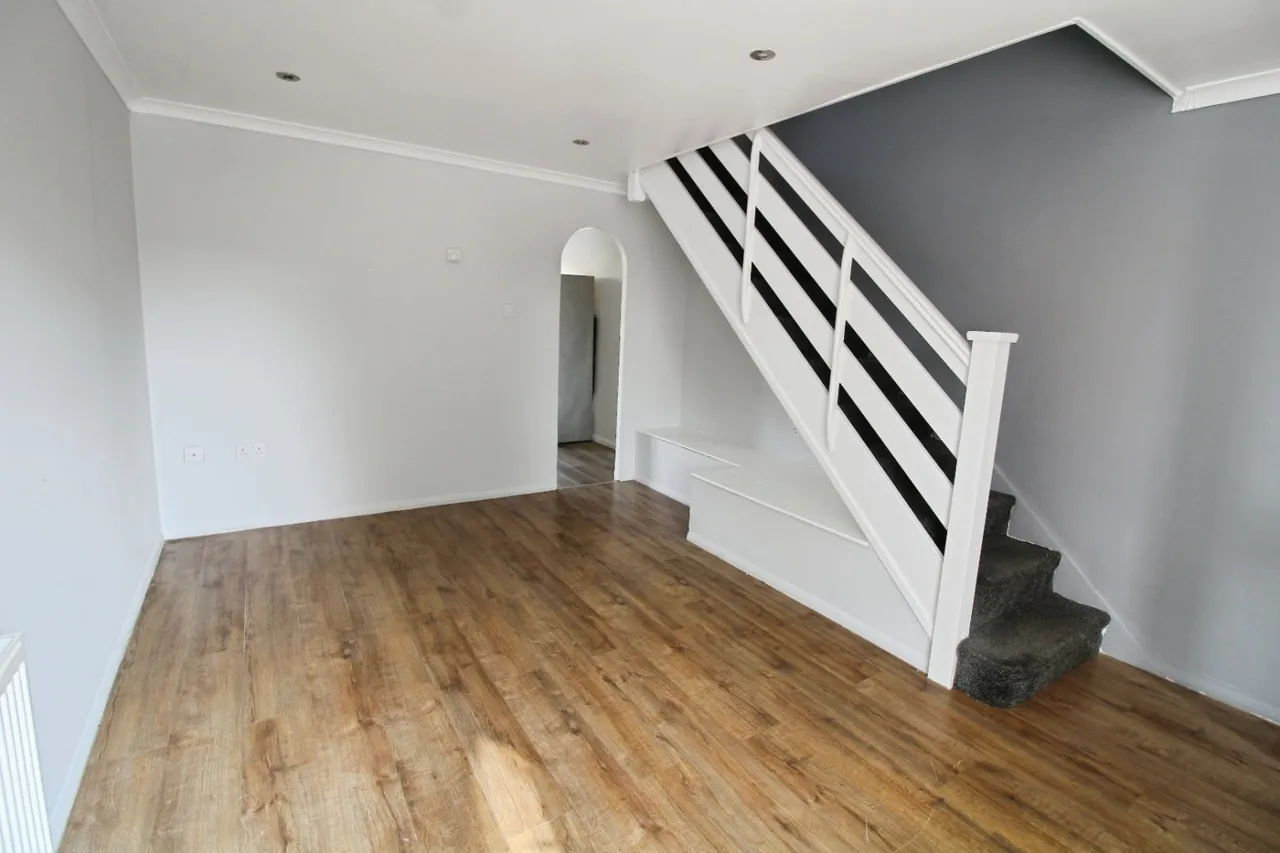 Courtland Grove, London, SE28, photo 11