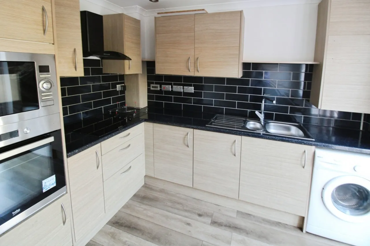 Courtland Grove, London, SE28, photo 9