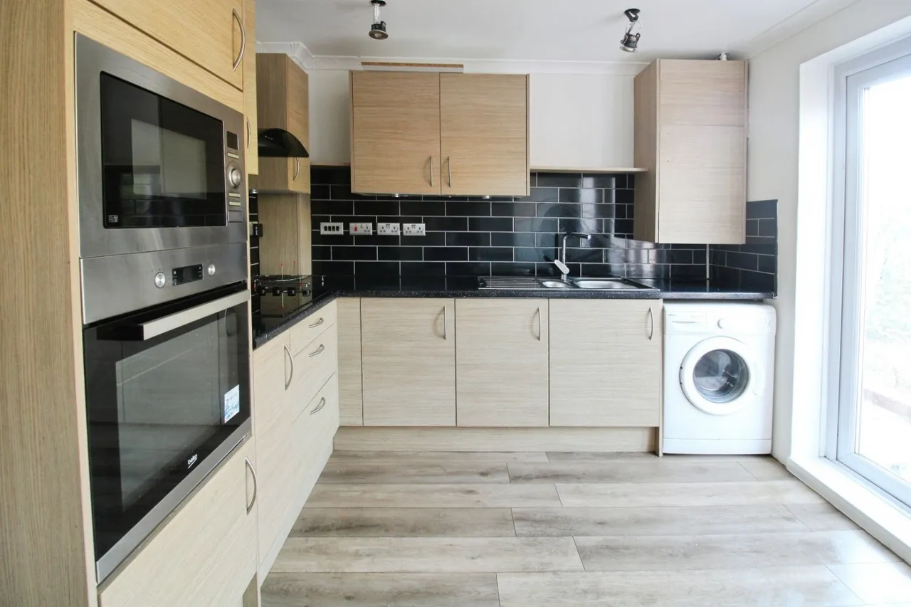 Courtland Grove, London, SE28, photo 13