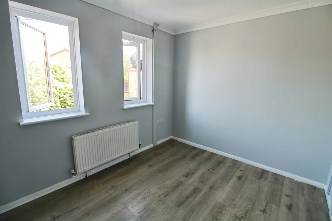 Courtland Grove, London, SE28, photo 6