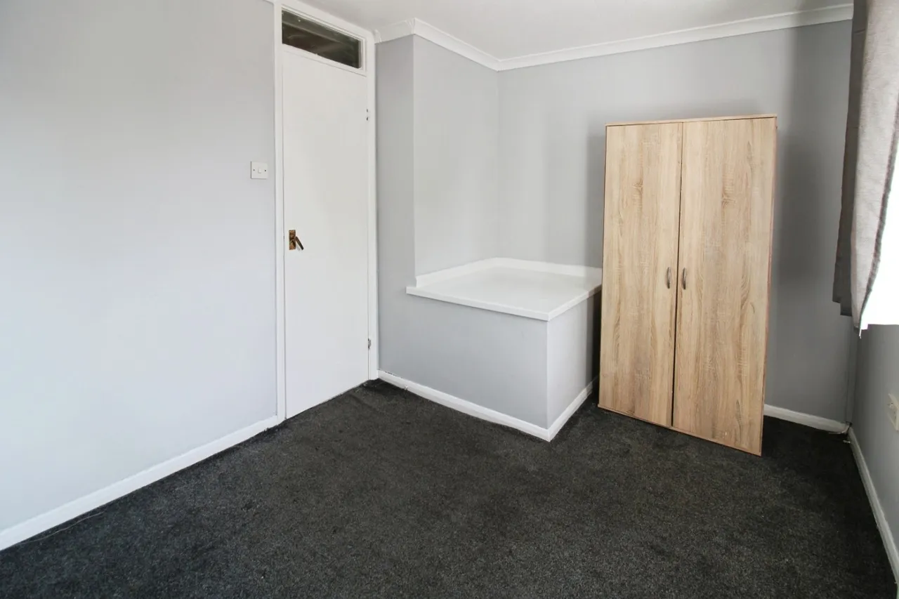 Courtland Grove, London, SE28, photo 12