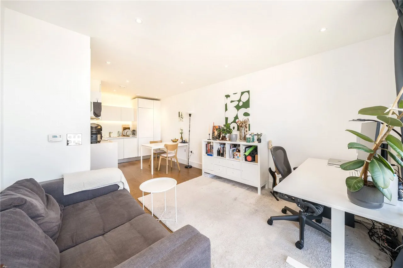 1 bed flat for sale — Tizzard Grove, Kidbrooke Village, London, SE3 9EQ