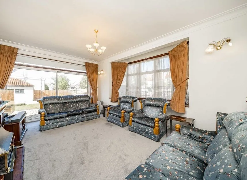 Hillcourt Avenue, North Finchley, N12, photo 2