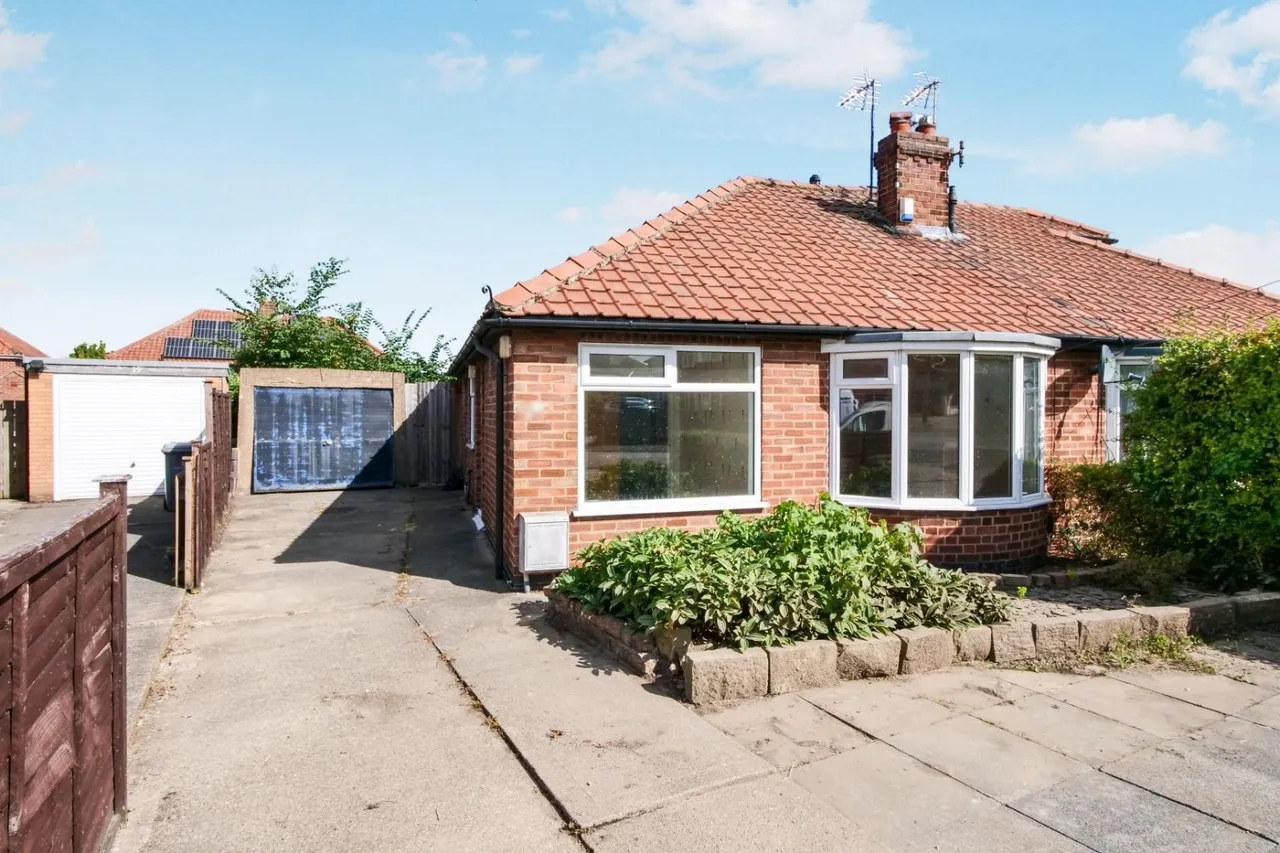 2 bed house for sale — Givendale Grove, York