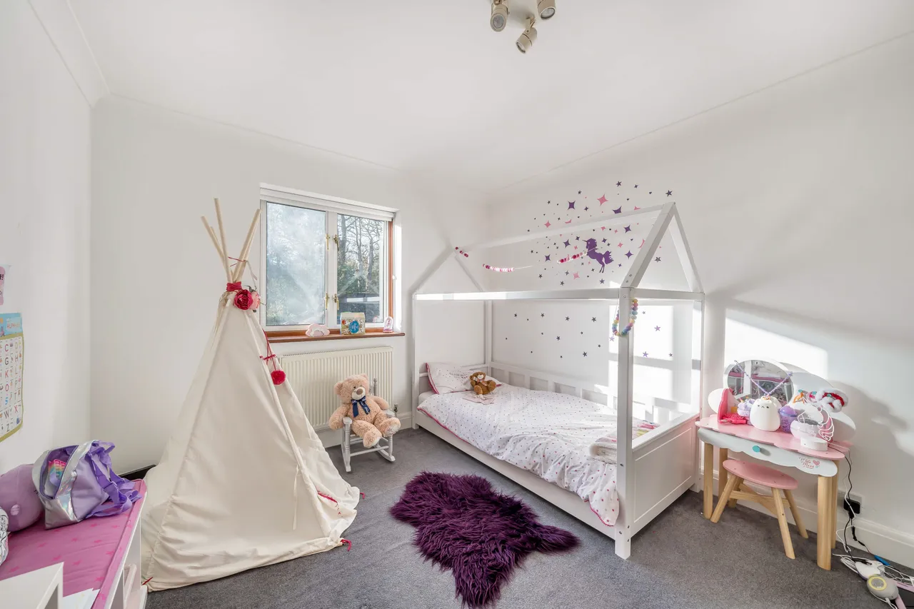 11 The Callanders, Heathbourne Road, Bushey, photo 11