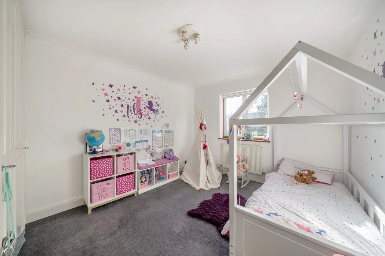 11 The Callanders, Heathbourne Road, Bushey, photo 10