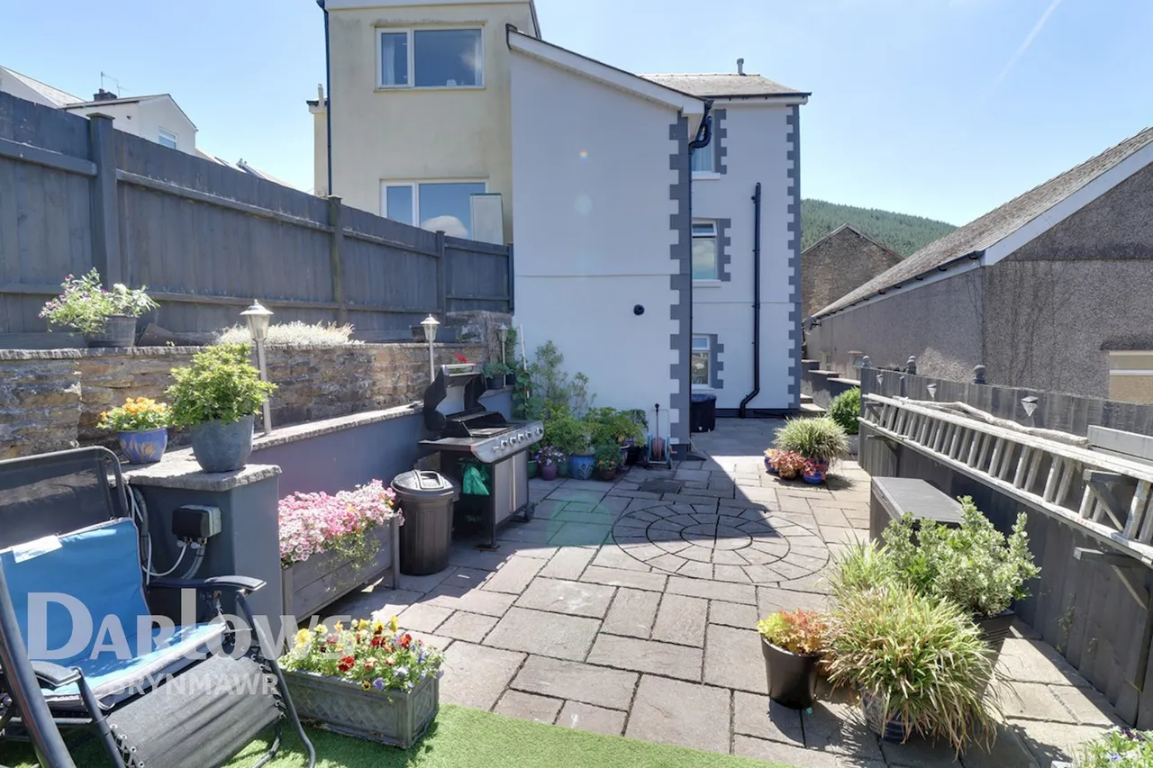 Hafod Fan Road, Abertillery, photo 24