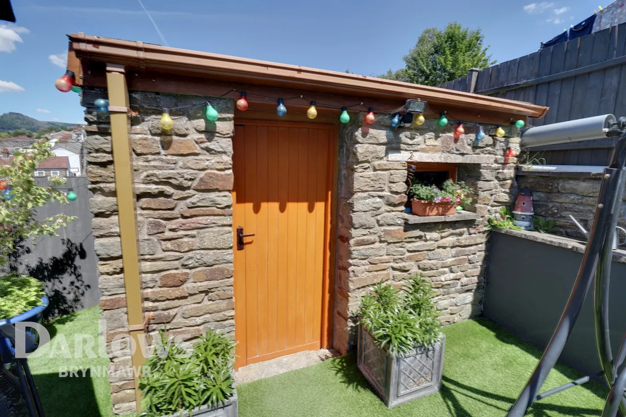 Hafod Fan Road, Abertillery, photo 22