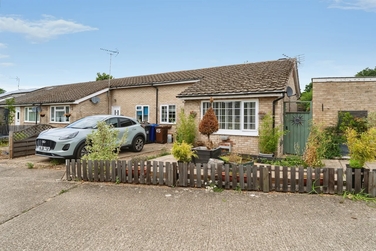 2 bed house for sale — Rowan Drive, Brandon