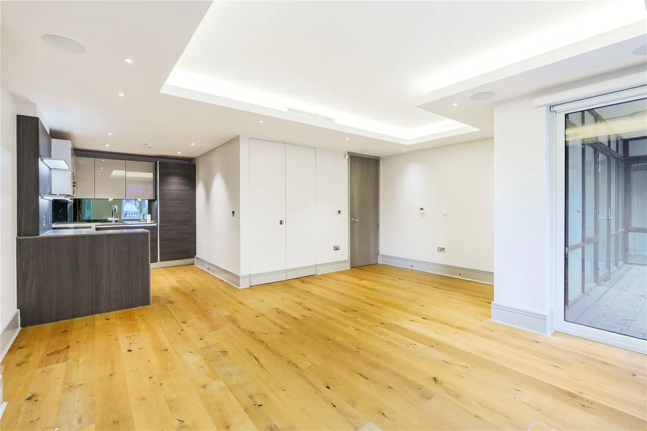2 bed flat for sale — Benjamin House, Cecil Grove, St John's Wood, London, NW8 7EF