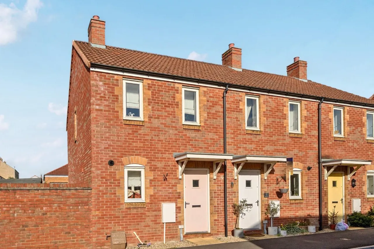 2 bed house for sale — Carpenters, Sherborne
